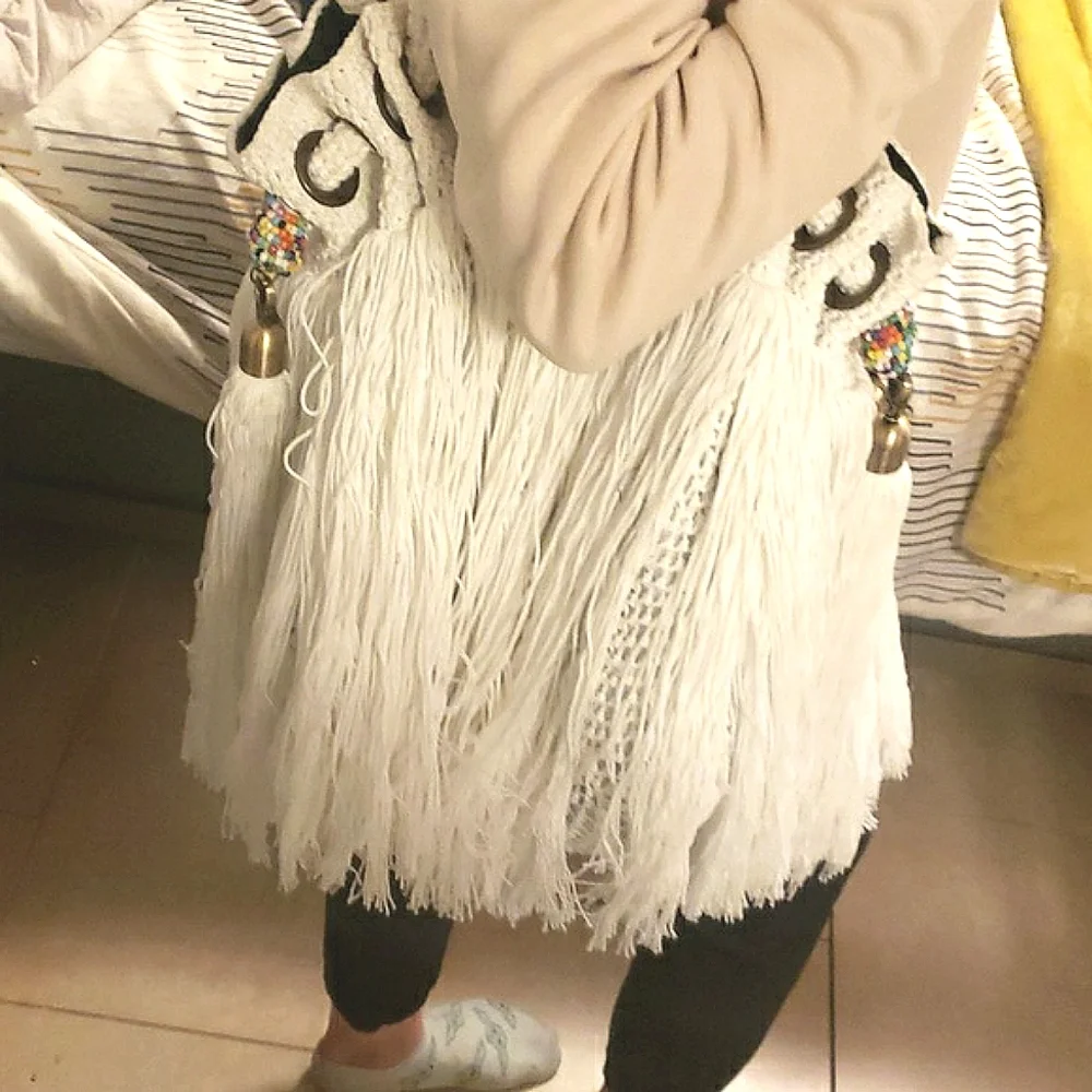 Elliott Mann unique fringe bag in white - Picture 2 of 10